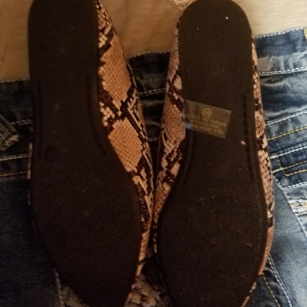 Complete Outfit Shirts Tank Top Shoes! - Picture 5 of 5